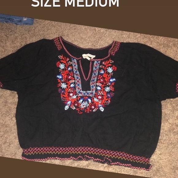 nwt embroidered peasant top urban outfitter Med - Picture 2 of 3